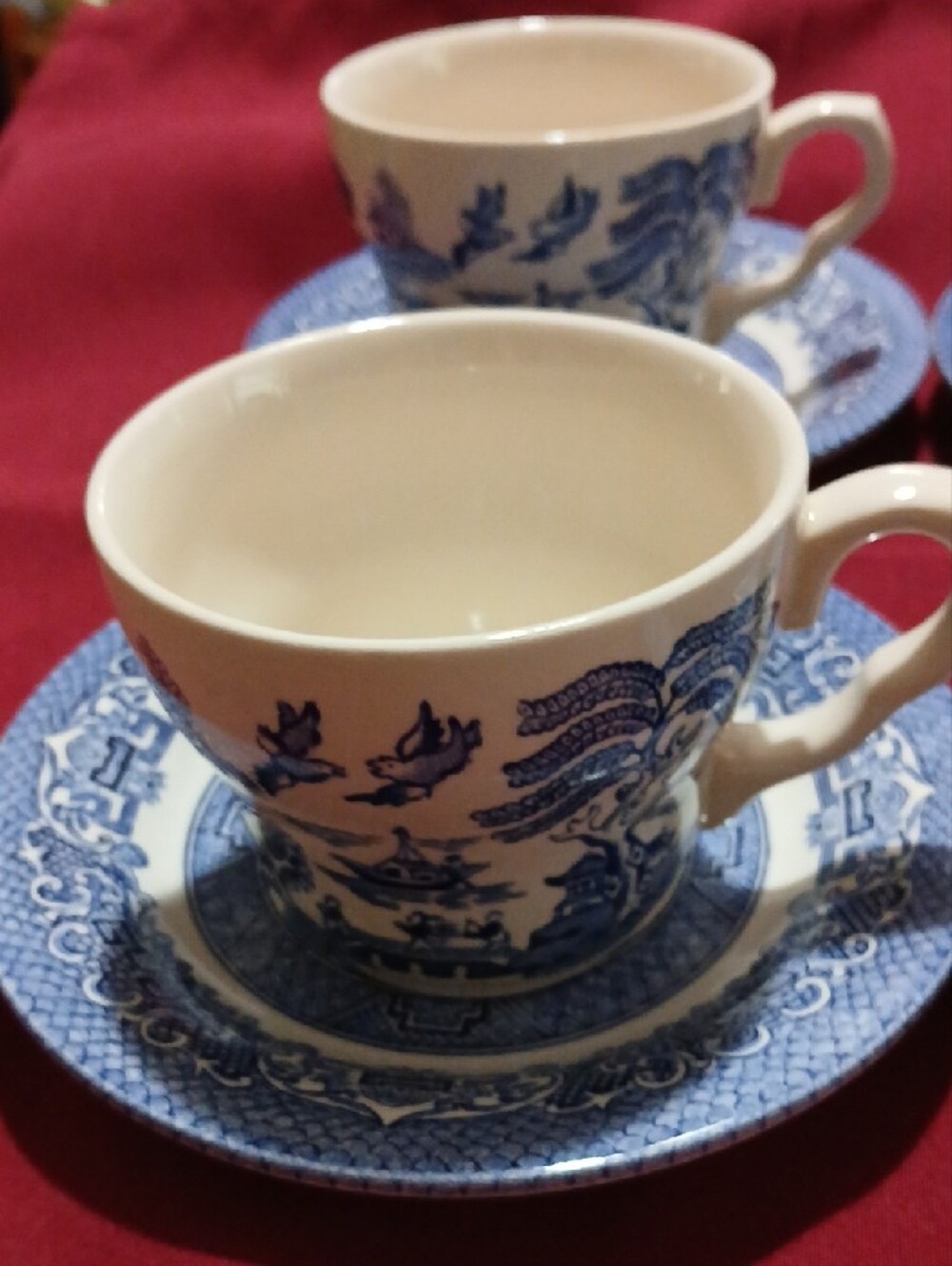 Blue Willow Teacups and Saucers Set of 4 Classic Blue - Picture 3 of 8